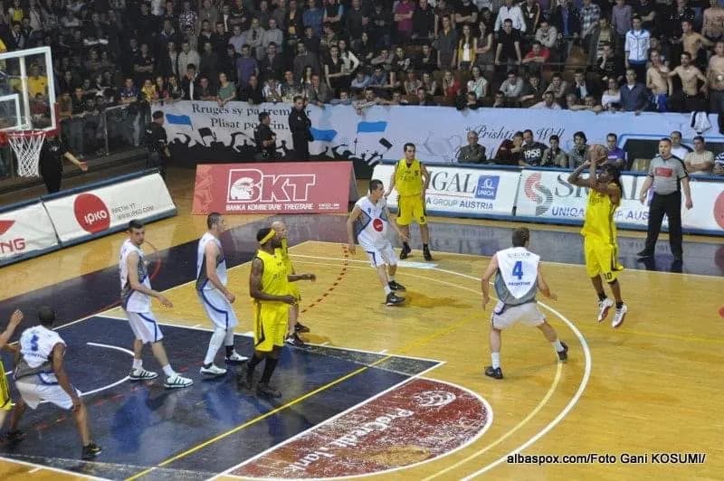 KB Peja në atak gjatë derbit ndaj Prishtinës